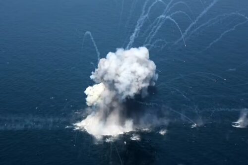 Tensão no Golfo: Irã barra navios e nega ataque dos EUA