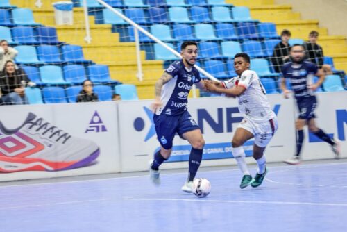 Tubarão Futsal encara rival paulista fora de casa em duelo decisivo pela LNF