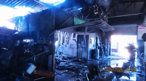 Incêndio provoca destruição em oficina mecânica de Blumenau