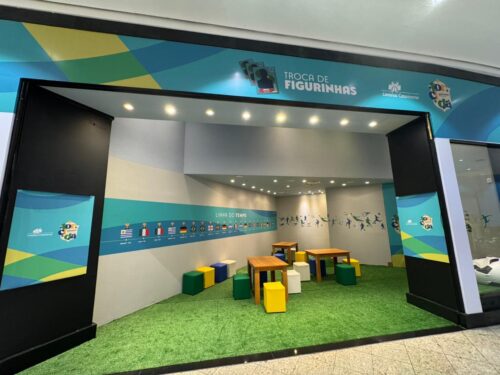Troca de figurinhas do álbum da Copa do Mundo movimenta shoppings de Itajaí e BC
