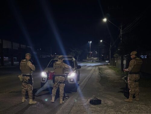 Policiamento é intensificado e drogas são apreendidas em bairro de Criciúma