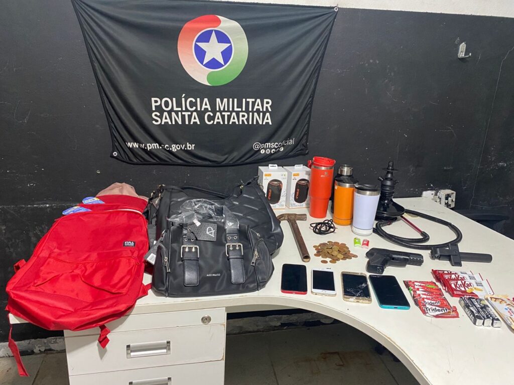 Trio é preso após série de furtos em estabelecimentos comerciais de Itajaí e Penha