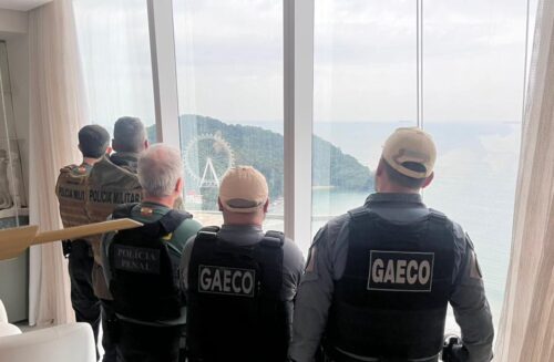 Imóvel de empresário do PR em BC é alvo de buscas durante operação conjunta contra fraudes