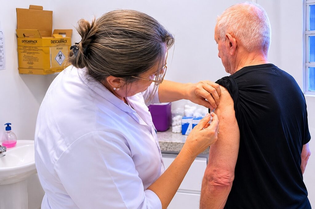 Cocal do Sul lidera cobertura vacinal contra gripe na região e reforça importância da imunização. - Foto: Divulgação/PMCS