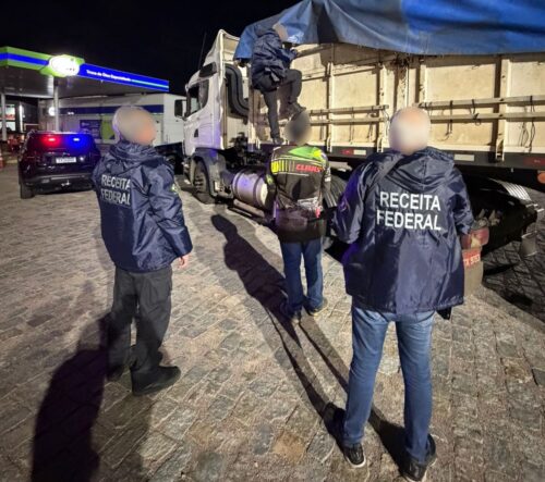 Carga milionária de cigarros contrabandeados do Paraguai é apreendida em Itajaí