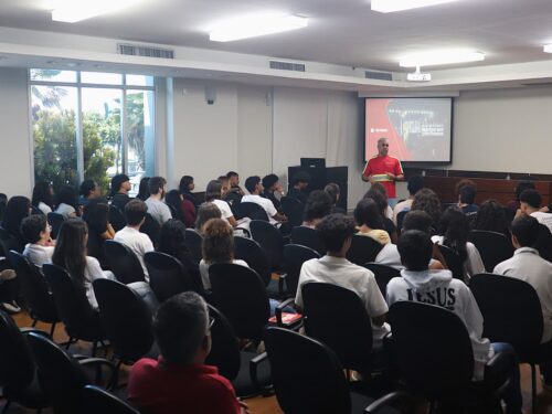 “Embarca Aí”: programa da Portonave aproxima 50 estudantes do mercado de trabalho em Navegantes