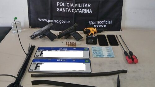 Dupla de foragidos é presa com armas de fogo em Balneário Gaivota