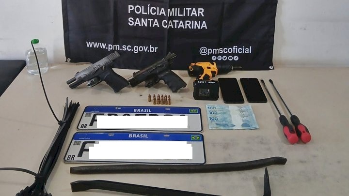 Dupla de foragidos é presa com armas de fogo em Balneário Gaivota