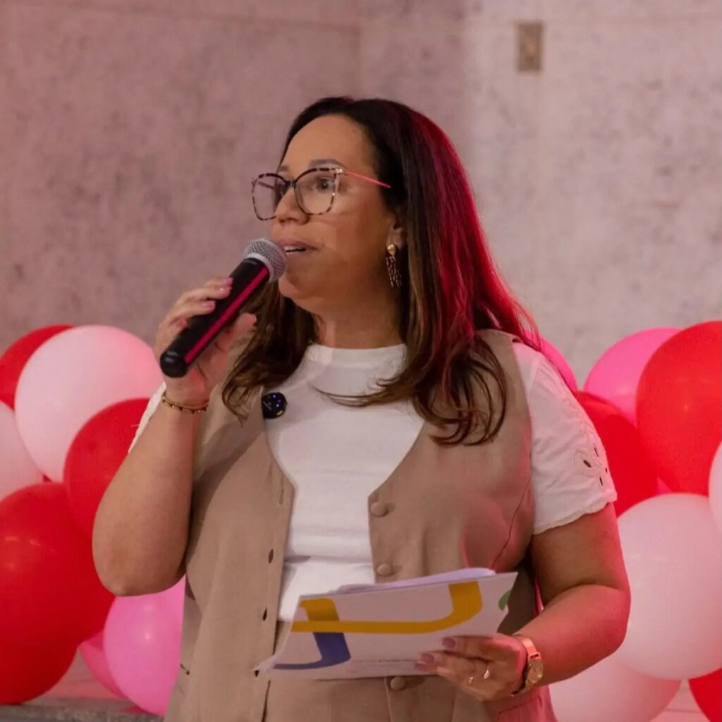 Morre aos 52 anos a jornalista Cris Freitas, ex-assessora de imprensa de Nova Veneza