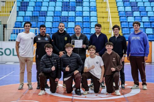 Tubarão Futsal recebe homenagem da Polícia Civil por apoio a campanha solidária