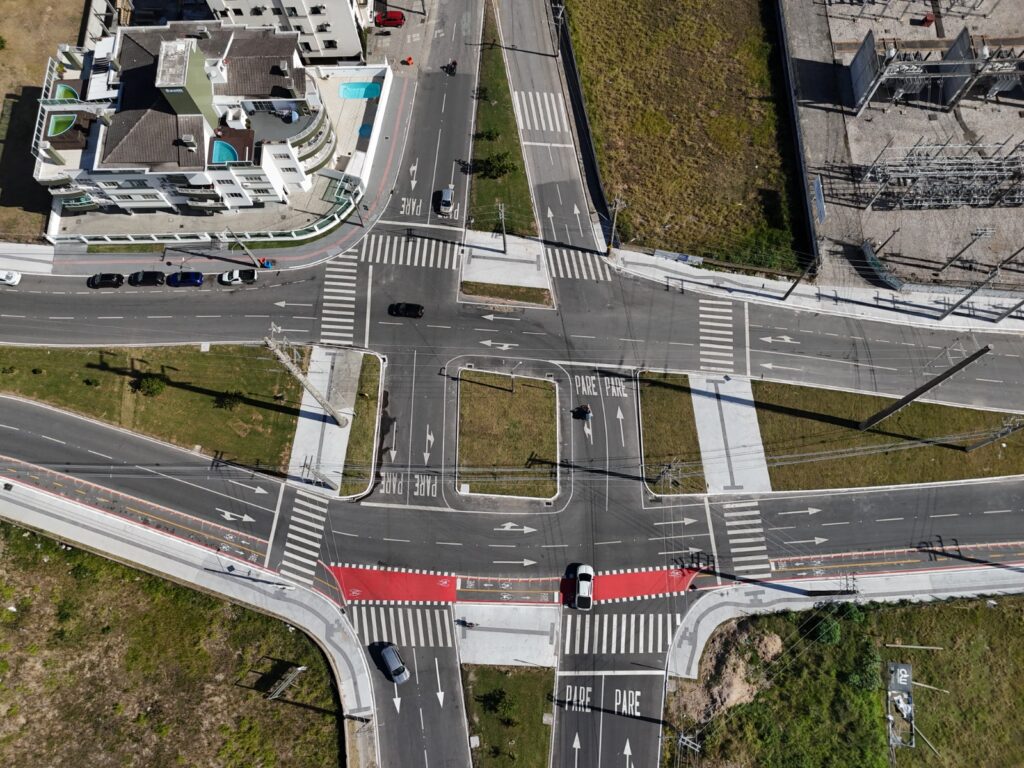 Avenida estratégica dos Ingleses é ampliada e promete aliviar trânsito no Norte da Ilha