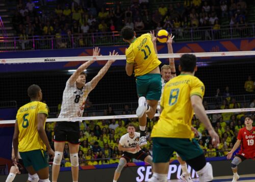 Brasil encara a Itália em duelo decisivo para reagir na Liga das Nações de Vôlei