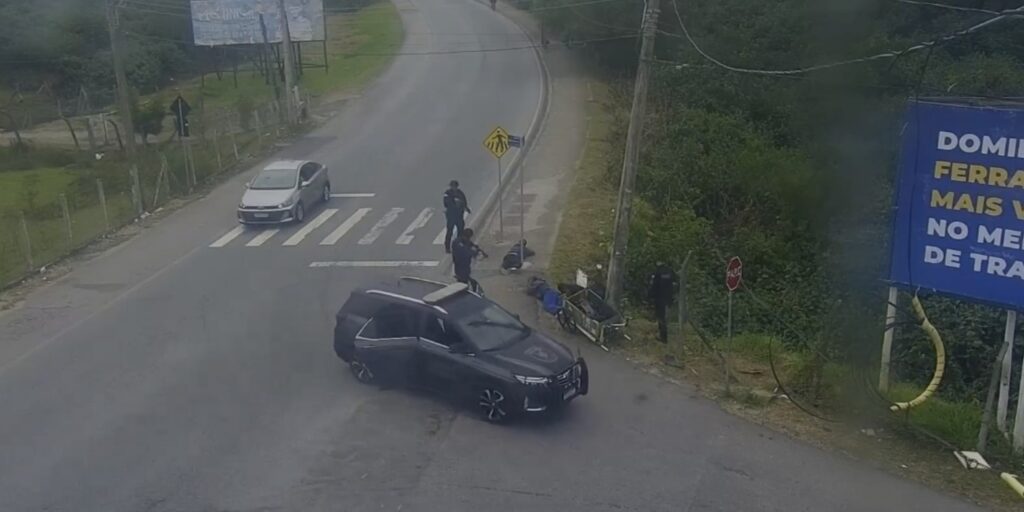 Câmeras flagram tentativa de furto de fios e trio acaba preso em flagrante em São José