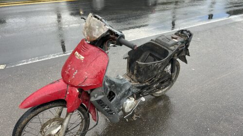 Chuva, pneu careca e sem banco: moto irregular surpreende policiais em SC