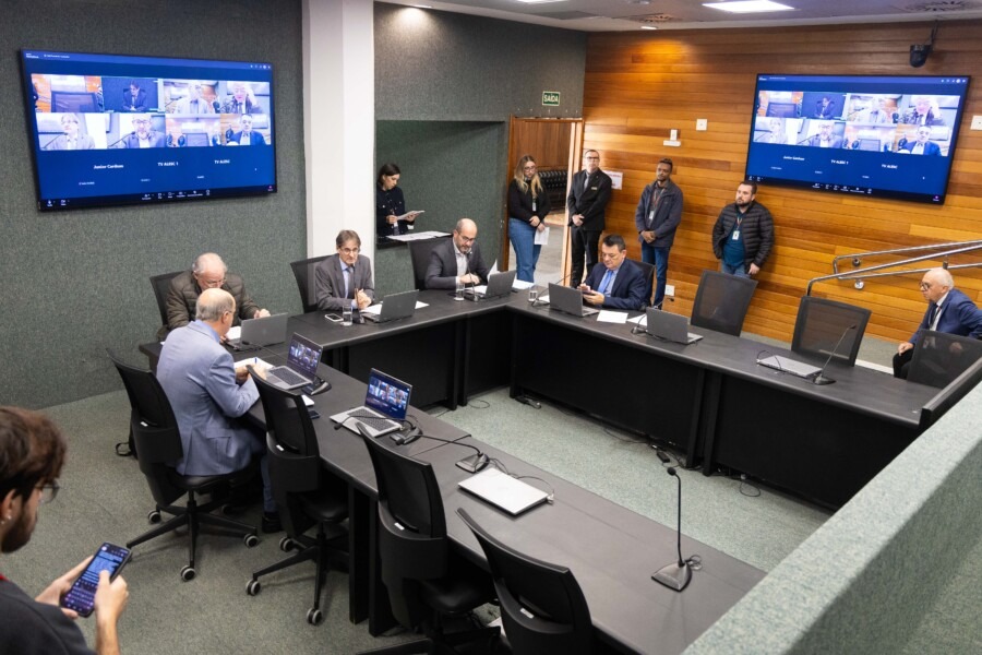 Comissão aprova projetos que podem transformar a saúde pública em SC