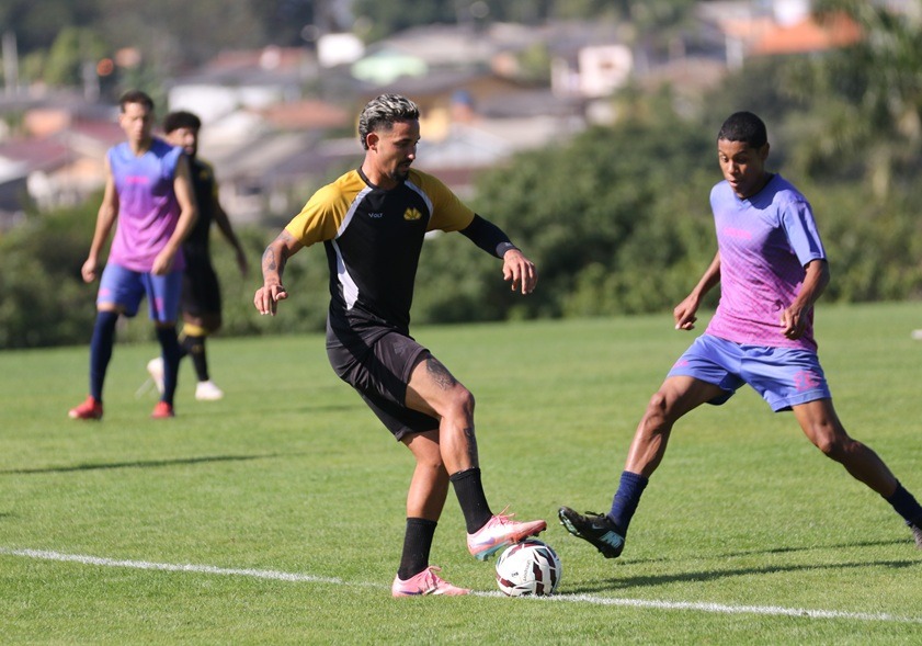 Criciúma embala na Série B e amplia sequência que anima a torcida