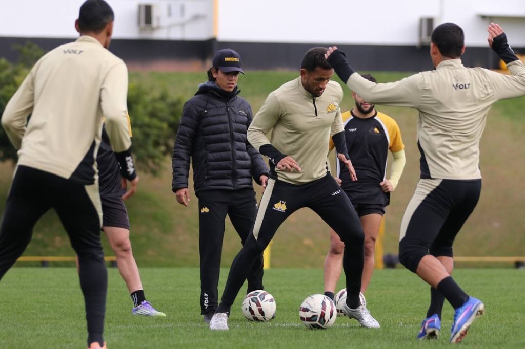 Criciúma mira o G-4 e intensifica preparação para duelo decisivo pela Série B