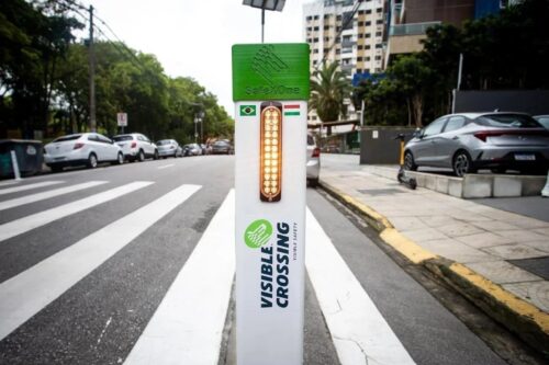 Criciúma pode ganhar faixa de pedestres que acende e alerta motoristas