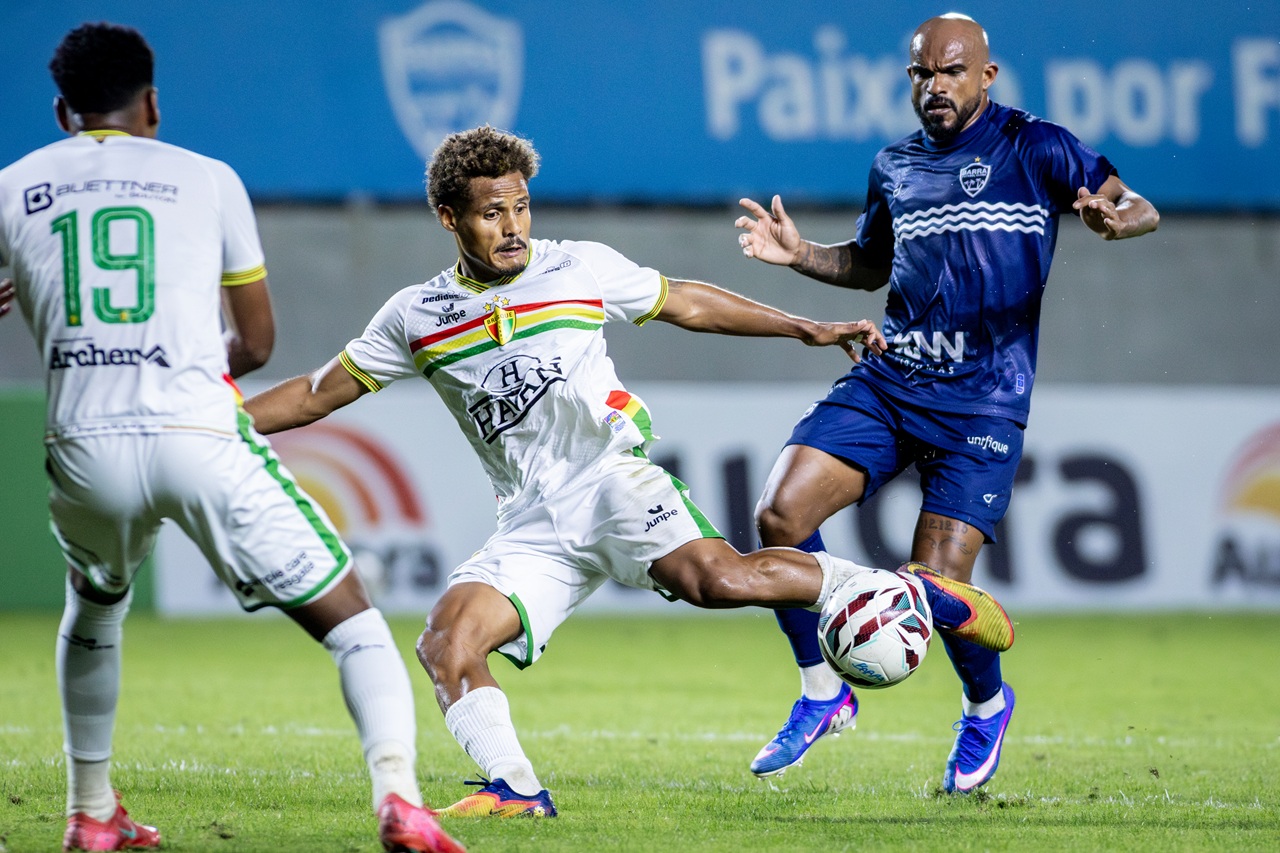 Barra e Brusque empatam em jogo movimentado no encerramento da 9ª rodada da Série C