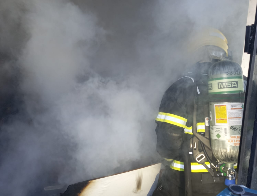 Incêndio em casa assusta moradores em Santa Rosa do Sul