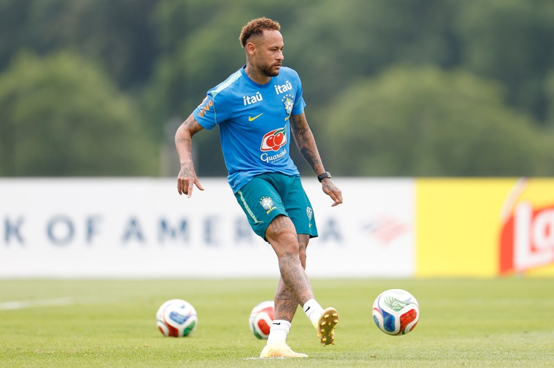 Joelho de Neymar acende alerta: especialista revela risco que preocupa atletas