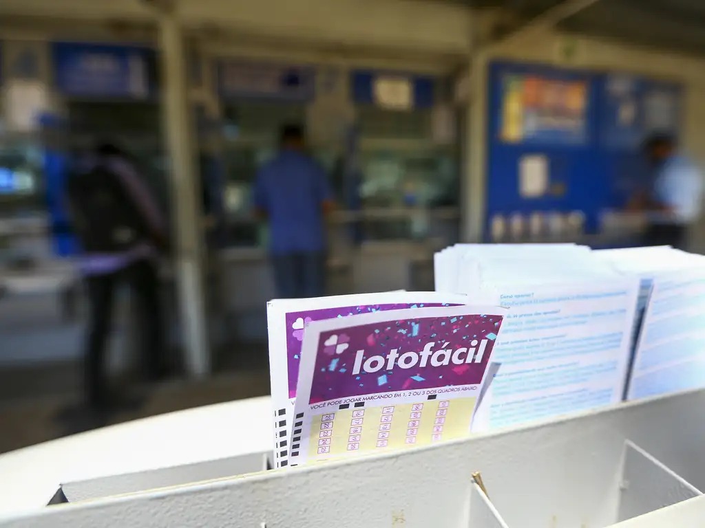 Lotofácil 3700 paga prêmio milionário; veja se sua aposta foi premiada