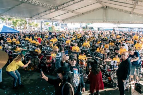 Mais de 200 bateristas vão tocar juntos em Itajaí e a atração especial promete surpreender