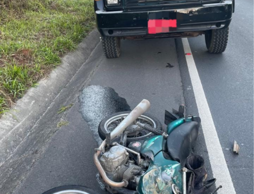 Motociclista de 27 anos morre após grave colisão com caminhão em Criciúma