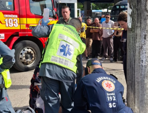 Motorista de ônibus sofre mal súbito em terminal de Florianópolis e morre após parada cardíaca