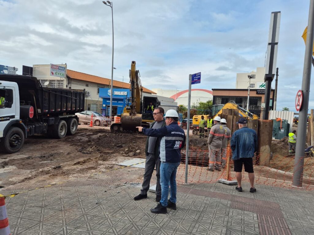 Obra que promete acabar com alagamentos em São José passa de 60% e entra na reta final