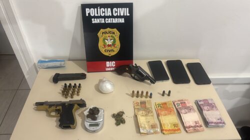 Suspeito atira contra policiais durante operação e acaba preso em Laguna