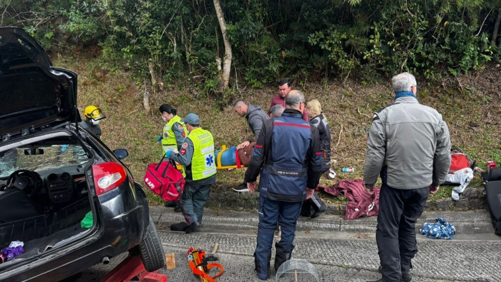 Grave acidente de trânsito na Serra do Rio do Rastro deixa quatro feridos em Lauro Müller