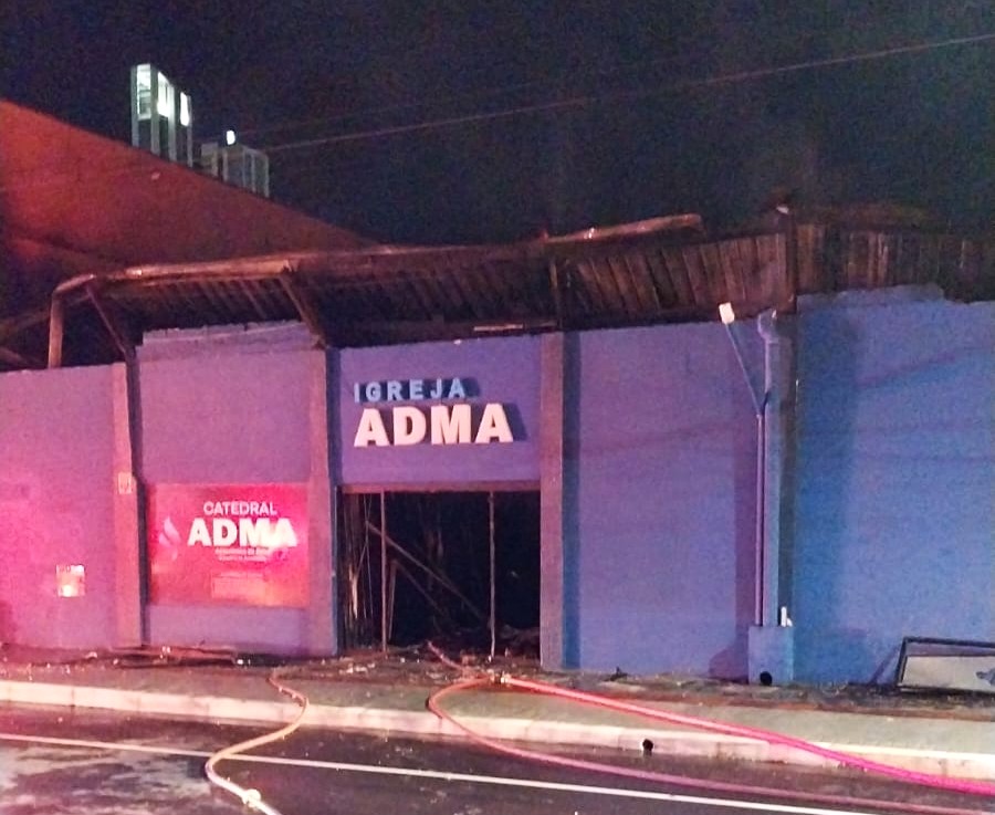 Templo religioso é destruído por incêndio em Balneário Camboriú