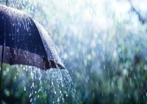 Frente fria provoca temporais e aumenta risco de transtornos em SC neste domingo