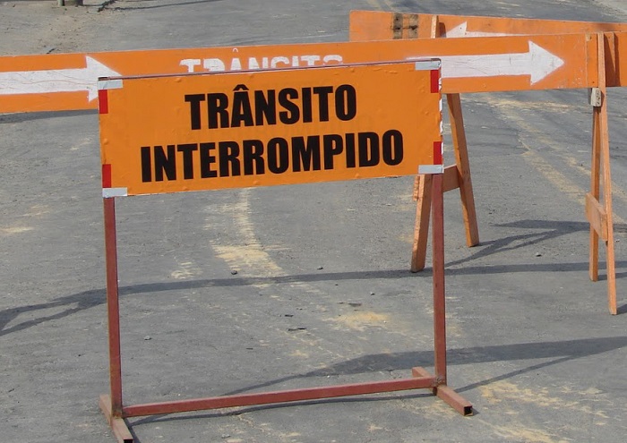 Avenida de Florianópolis terá interdições para obras de esgoto a partir desta segunda-feira