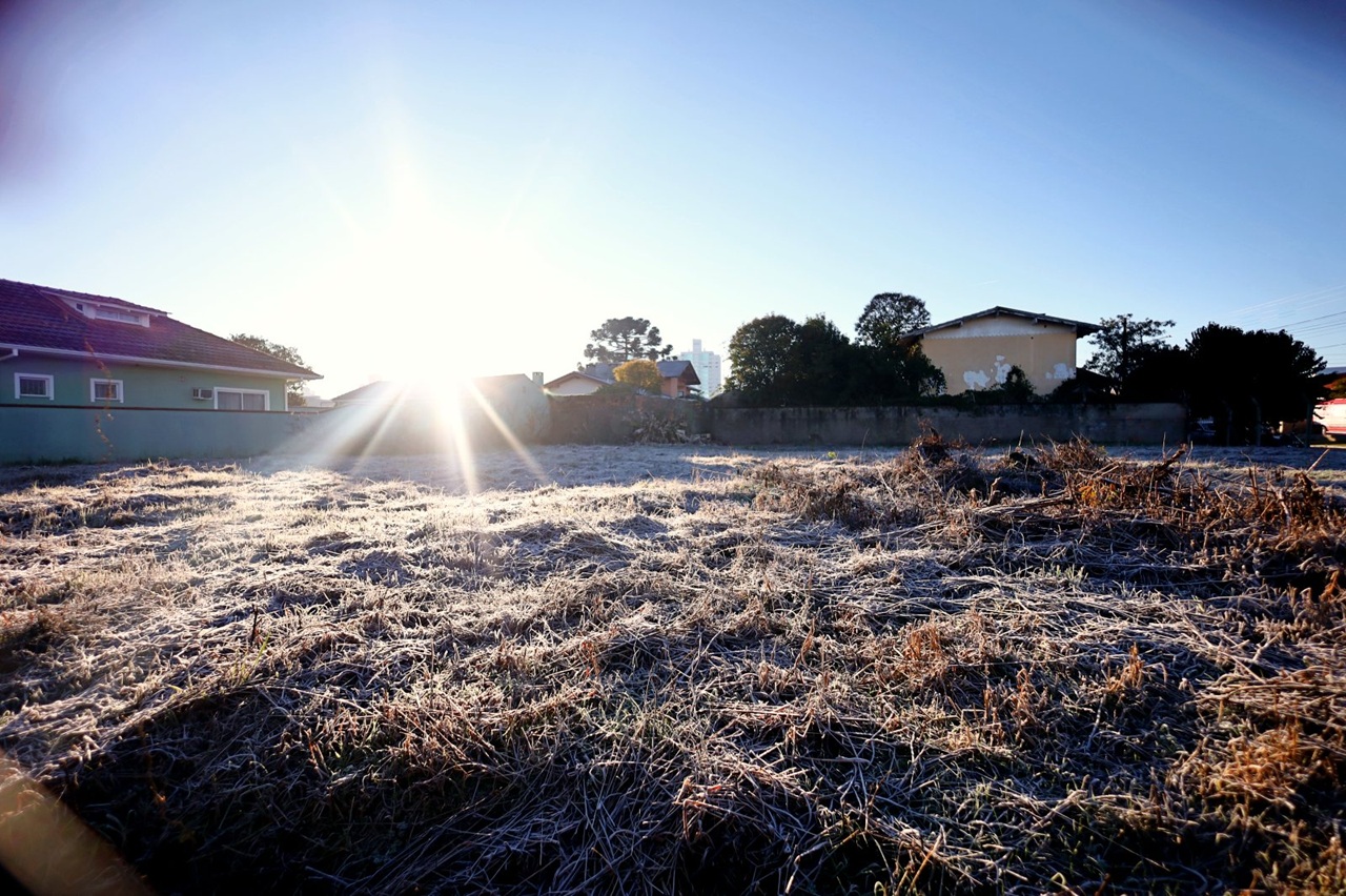Domingo será de sol entre nuvens e frio intenso em SC