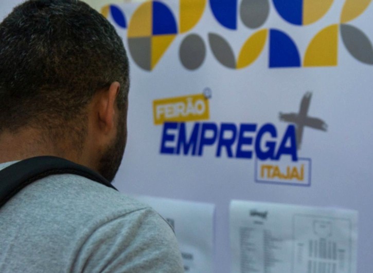 Feirão do Emprego em Itajaí oferece mais de mil vagas neste sábado