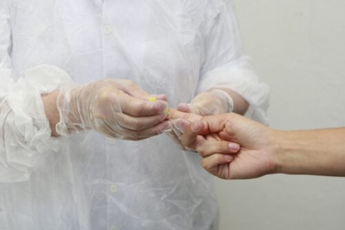 Hepatite pode avançar por até 30 anos sem sintomas e teste gratuito detecta doença em poucos minutos