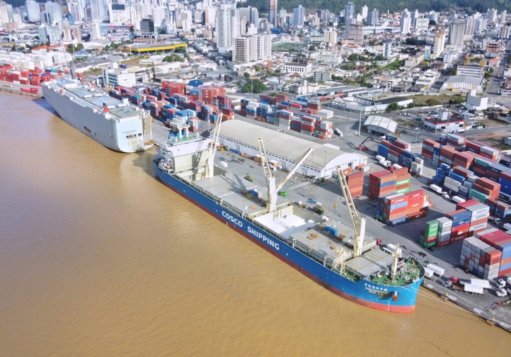 Porto de Itajaí cresce 40% no primeiro semestre e reforça liderança no comércio exterior