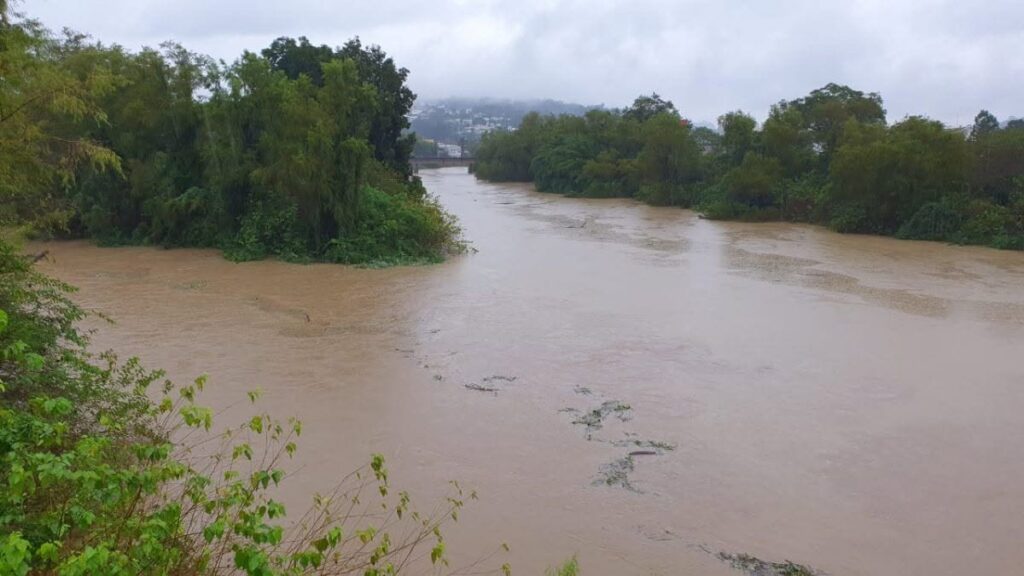 Corpo é encontrado boiando no Rio Itajaí-Açu em Itajaí