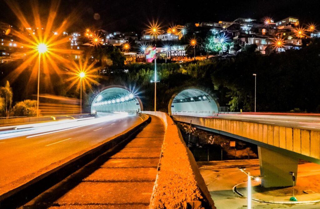 Acidentes no túnel de Florianópolis deixam rastro de mortes e acendem alerta dos bombeiros