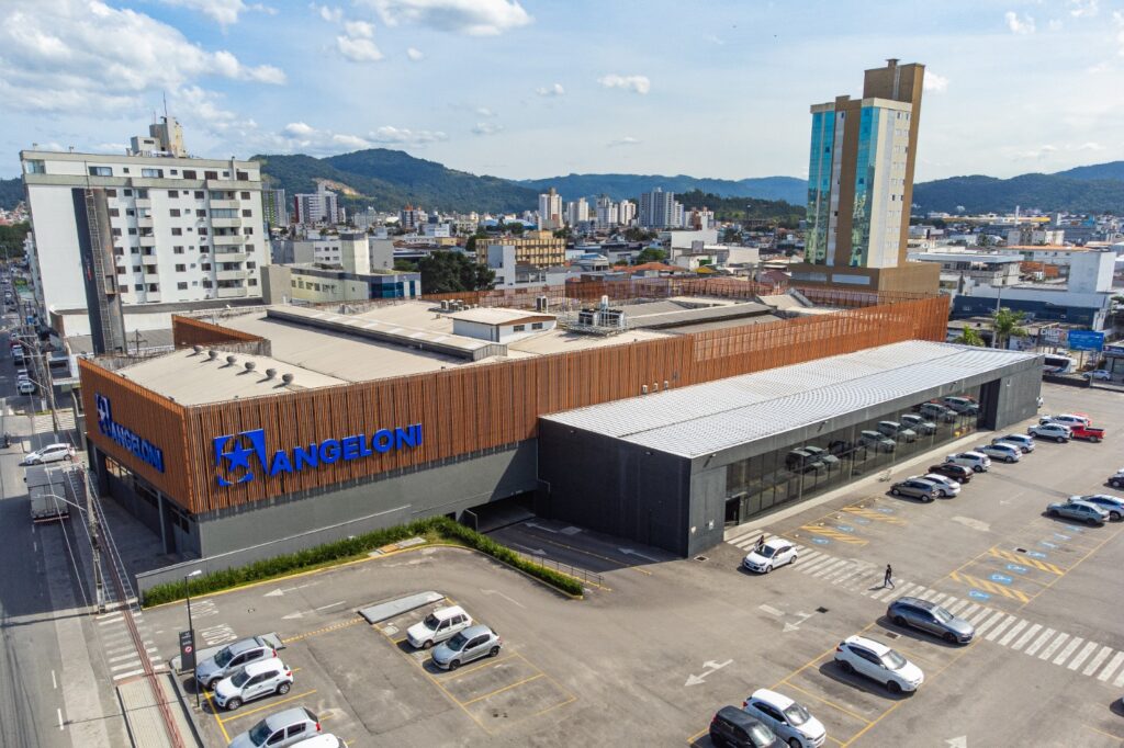 Angeloni reinaugura loja de Tubarão e renova unidade que marcou sua expansão em Santa Catarina