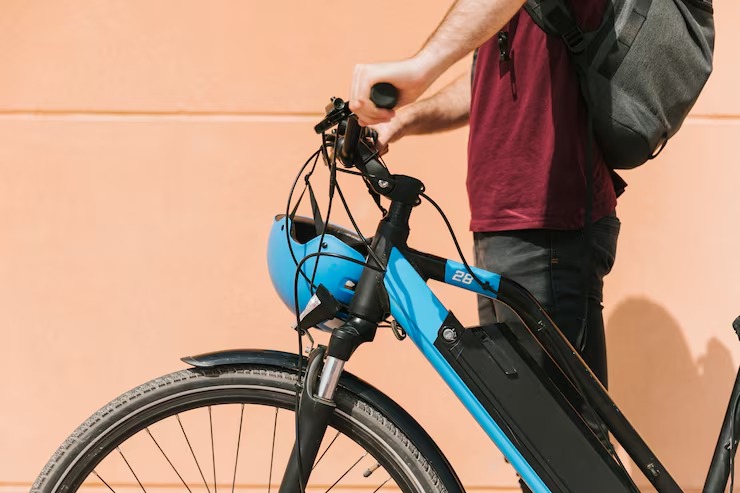 Araranguá prepara novas regras para bicicletas elétricas e patinetes; veja o que pode mudar