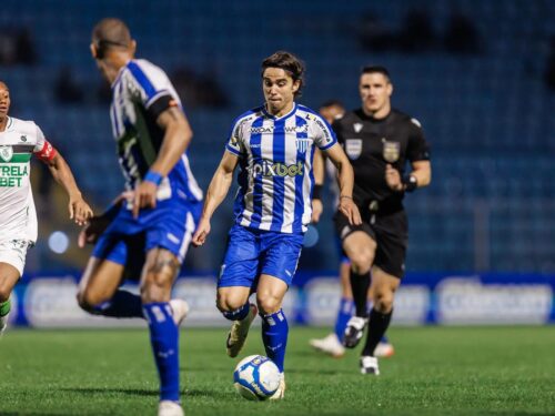 Avaí encara o lanterna em jogo decisivo para deixar a zona de rebaixamento