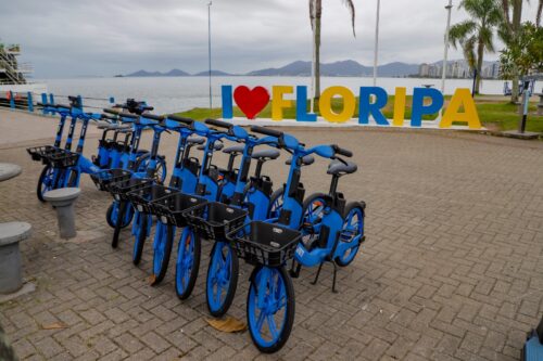 Bicicletas ganham espaço em Florianópolis e número de usuários dispara