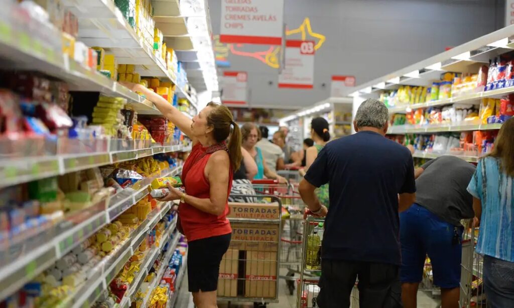 Cesta básica dispara e Florianópolis tem a 4ª mais cara do Brasil