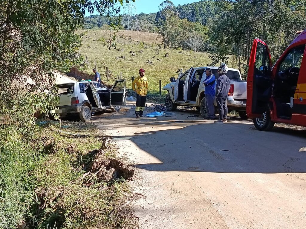 Colisão frontal mata motorista de 30 anos e mobiliza helicóptero em SC
