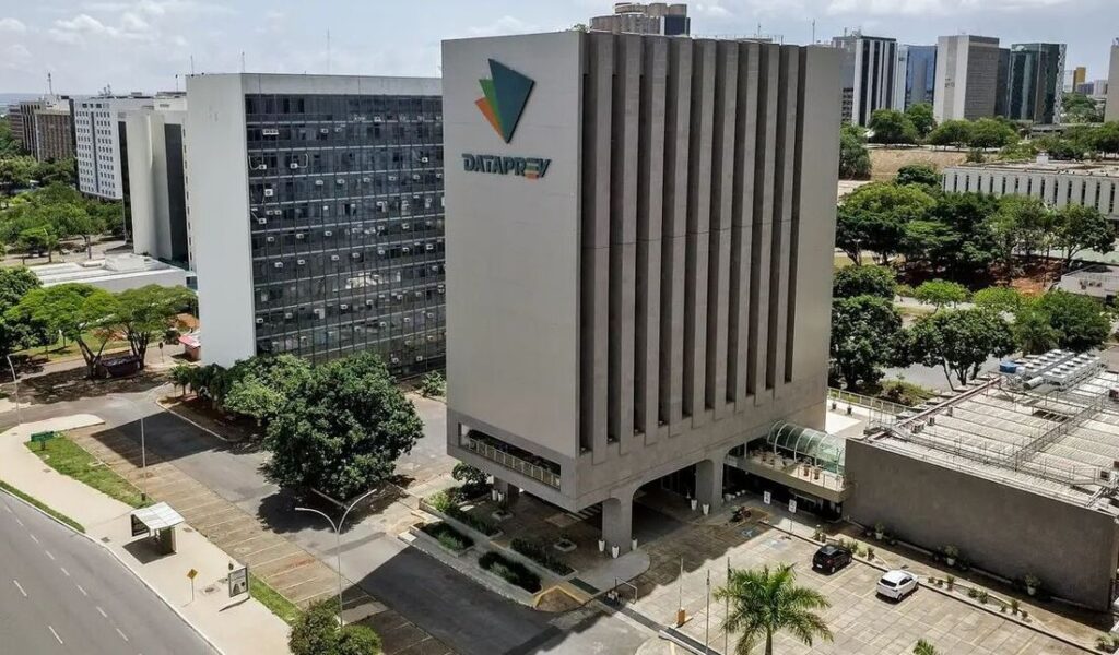 Concurso da Dataprev abre vagas em Florianópolis com salários de até R$ 10,6 mil