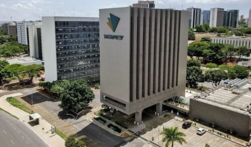 Concurso da Dataprev abre vagas em Florianópolis com salários de até R$ 10,6 mil