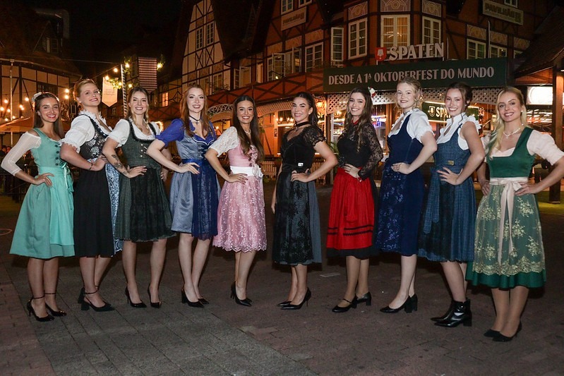 Definidas as 10 finalistas que disputam a coroa da Oktoberfest Blumenau